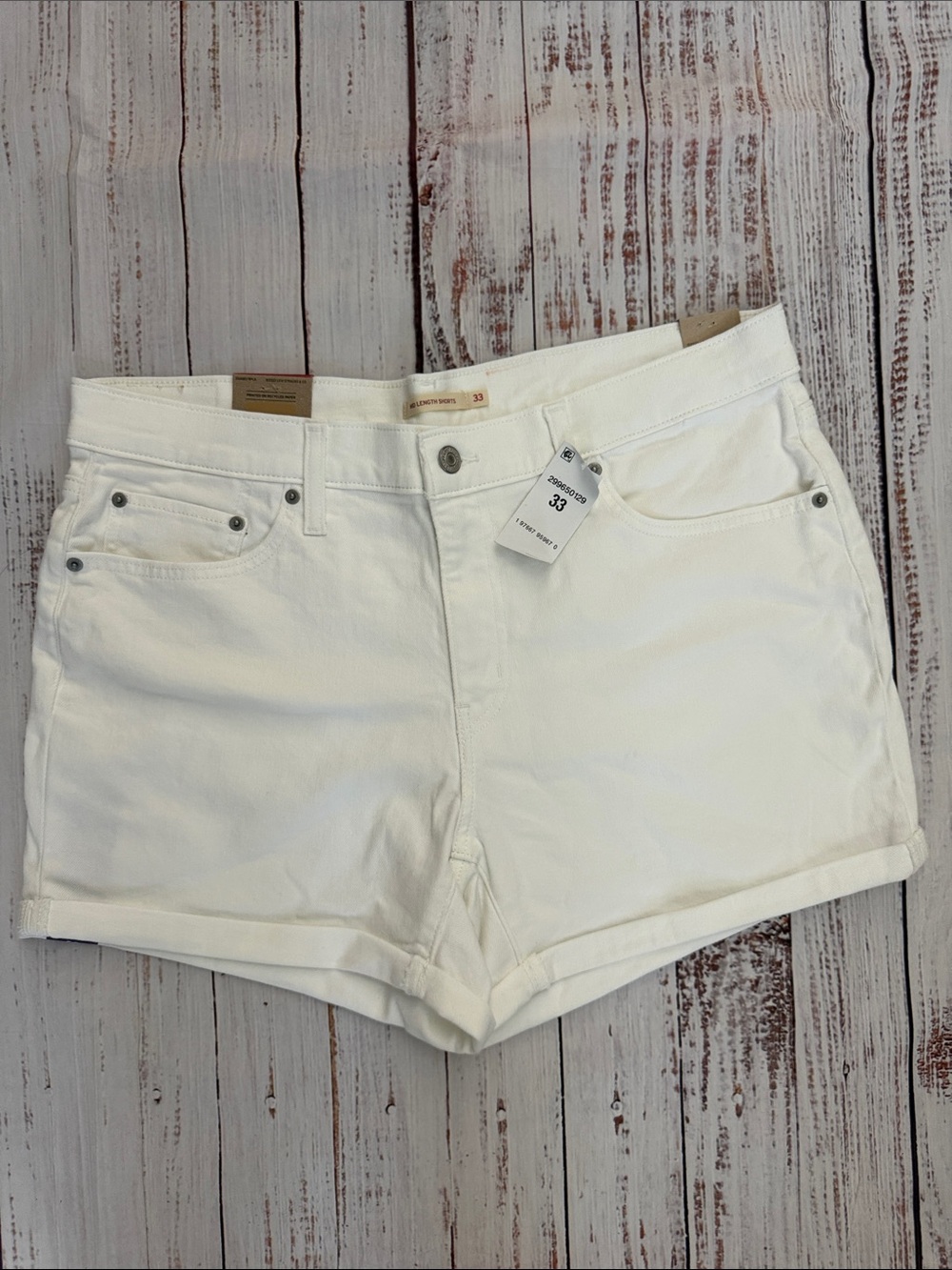 Levi's White Denim Mid-Rise Cuffed Jean Shorts 33 NWT